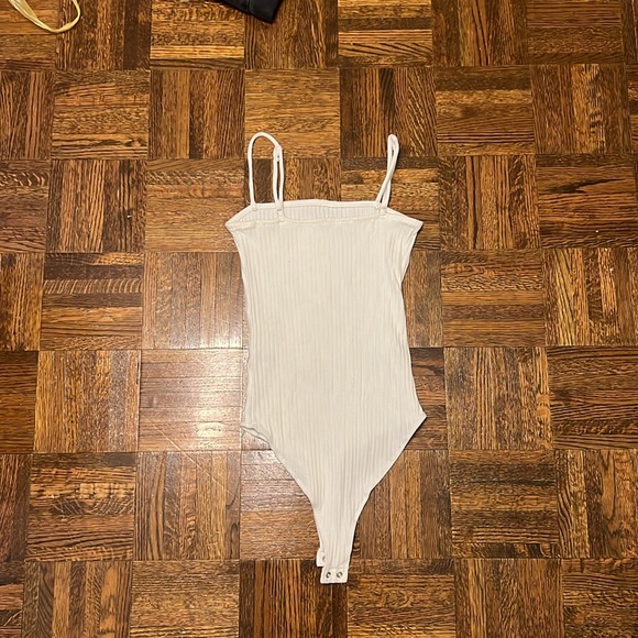 Heart and Hip, white ribbed bodysuit, medium - Picture 2 of 2